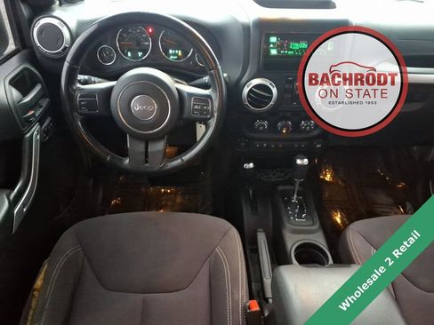 Used 2013 Jeep Wrangler Unlimited Sahara w/ Max Tow Pkg image 9