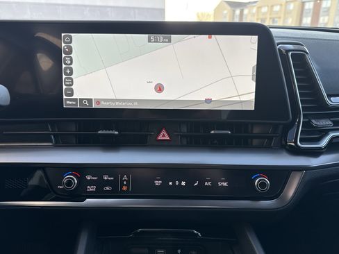 Used 2025 Kia Sportage EX image 16