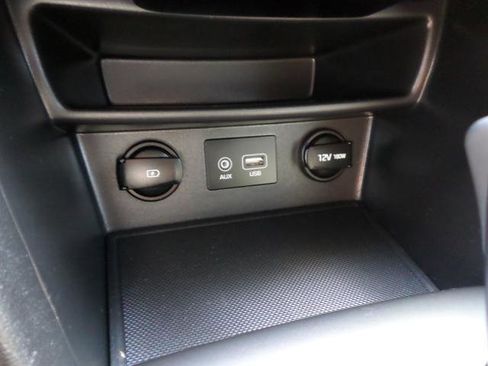 Used 2020 Hyundai Kona SE w/ Cargo Package image 17