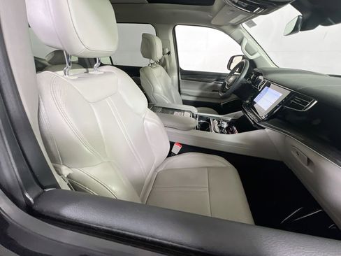 Used 2022 Jeep Wagoneer Series III w/ Premium Group I image 29