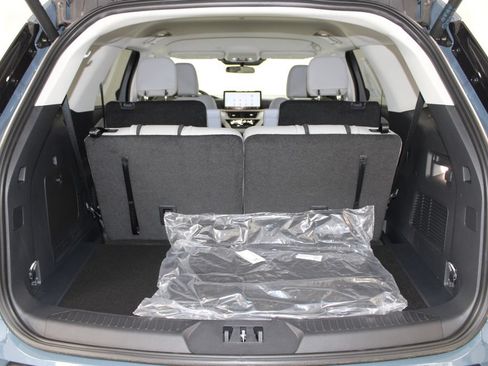 New 2026 Ford Explorer Active w/ Active Comfort Package RWD image 15