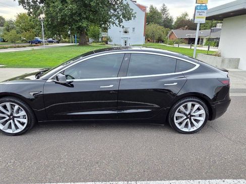 Used 2018 Tesla Model 3 Long Range image 8