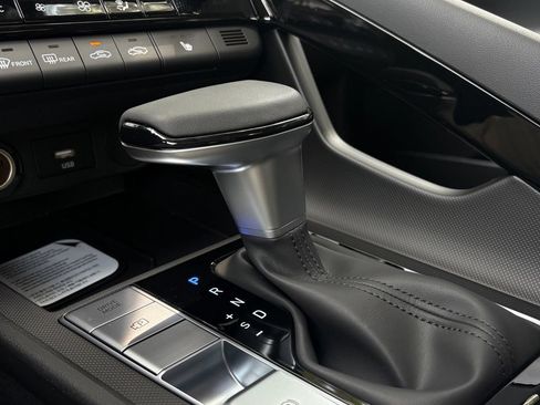 New 2026 Hyundai Elantra Limited FWD image 17