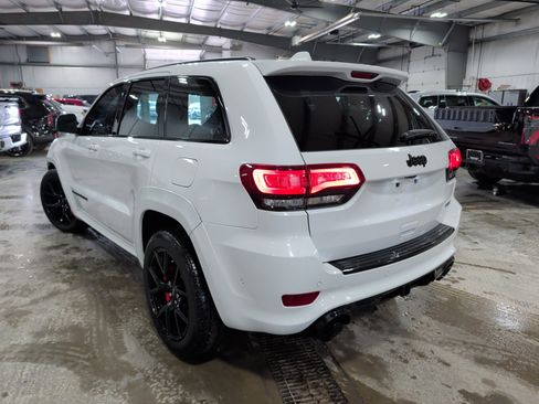 Used 2019 Jeep Grand Cherokee SRT image 4