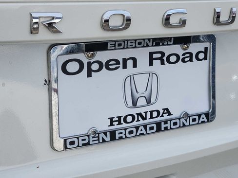 Used 2022 Nissan Rogue SV w/ SV Premium Package image 31