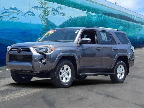 Used 2023 Toyota 4Runner SR5 AWD/4WD image 3
