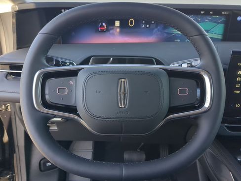 New 2026 Lincoln Nautilus Premier AWD/4WD image 13