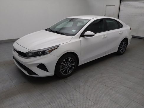 Used 2022 Kia Forte LXS image 2