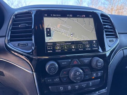 Certified 2022 Jeep Grand Cherokee Limited image 6