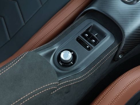 Used 2024 Maserati MC20 Cielo image 28