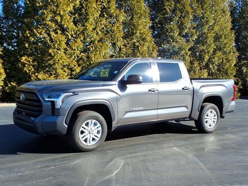 Used 2025 Toyota Tundra SR5 w/ SR5 Convenience Package image 7
