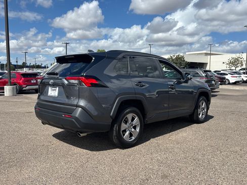 Used 2023 Toyota RAV4 XLE AWD/4WD image 5