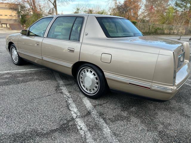 Used 1998 Cadillac De Ville FWD image 6