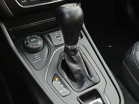 Used 2021 Jeep Cherokee Latitude Lux 80th Anniv w/ Quick Order Package 26U 80TH image 15