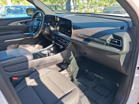 Used 2024 Chevrolet Traverse LS FWD image 19