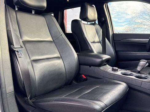 Used 2018 Jeep Grand Cherokee Limited image 23