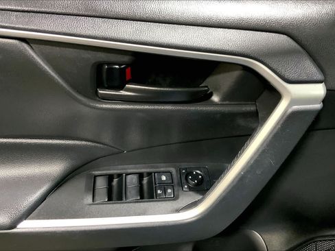 Used 2023 Toyota RAV4 LE AWD/4WD image 36