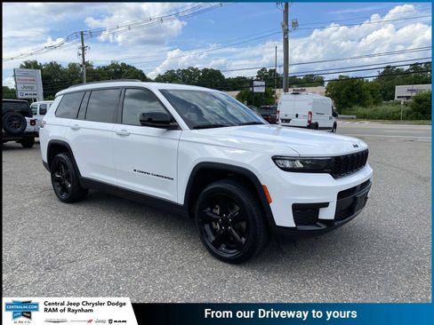 Certified 2023 Jeep Grand Cherokee L Laredo AWD/4WD image 1