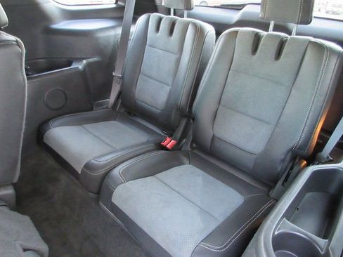 Used 2015 Ford Explorer XLT w/ Equipment Group 202A image 22