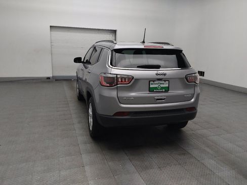 Used 2017 Jeep Compass Latitude w/ Popular Equipment Group AWD/4WD image 5