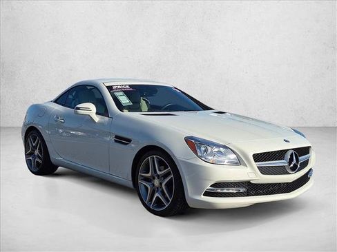 Used 2013 Mercedes-Benz SLK 250 image 3