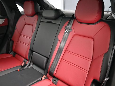 Used 2026 Porsche Cayenne S AWD/4WD image 6