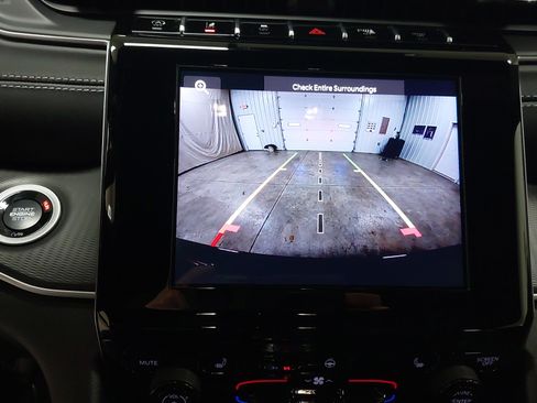 New 2025 Jeep Grand Cherokee Altitude image 36