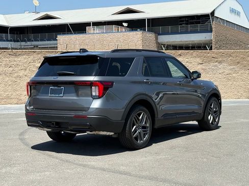 New 2026 Ford Explorer ST-Line w/ ST-Line Street Pack RWD image 3