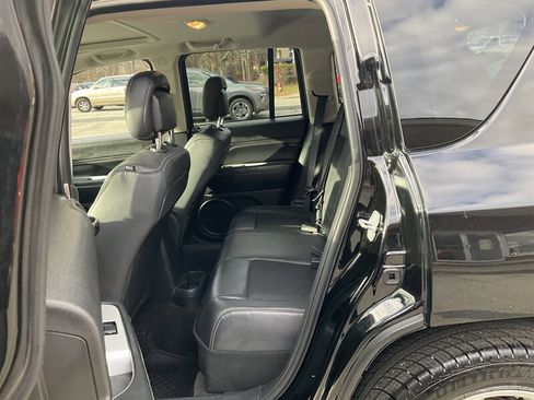 Used 2014 Jeep Compass Latitude w/ Sun/Sound Group image 12