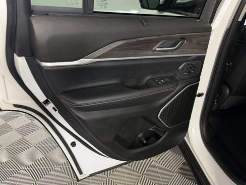 Certified 2023 Jeep Grand Cherokee 4WD 4xe w/ Luxury Tech Group II image 26