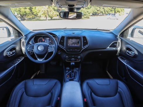 Used 2021 Jeep Cherokee Latitude Lux w/ Sun & Sound Group image 2