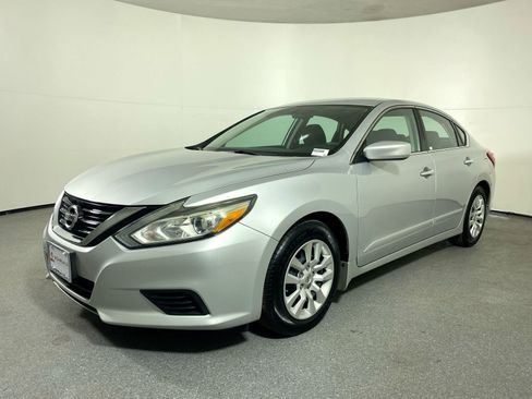 Used 2016 Nissan Altima 2.5 S w/ Power Driver Seat Package image 23