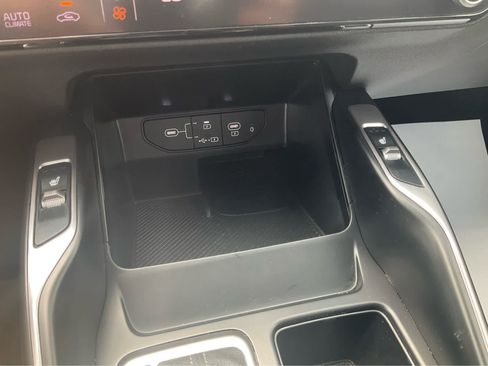 Used 2025 Kia Sorento S w/ Panoramic Sunroof Package AWD/4WD image 11