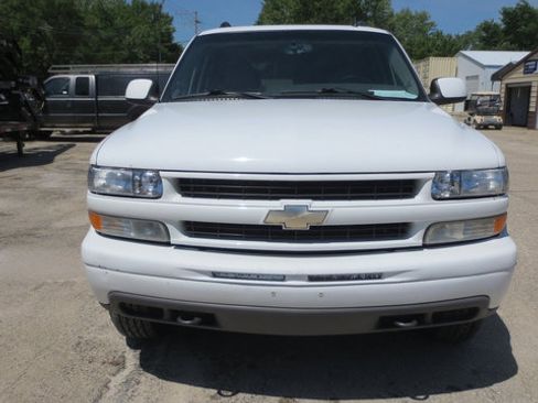 Used 2006 Chevrolet Tahoe Z71 w/ Z71 Preferred Equipment Group AWD/4WD image 3