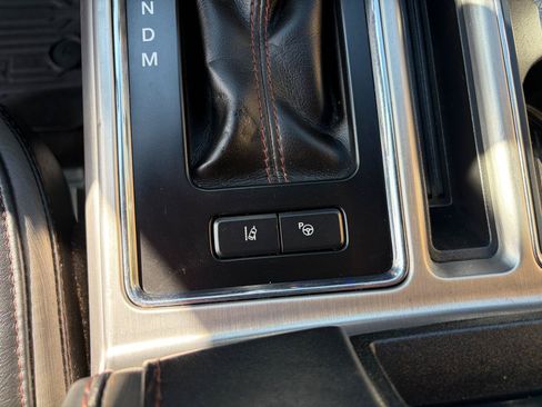 Used 2018 Ford F150 Platinum w/ Technology Package AWD/4WD image 26