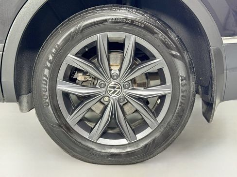 Used 2023 Volkswagen Tiguan SE FWD image 9