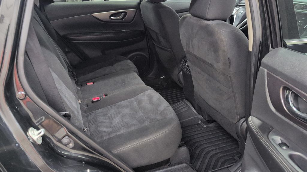 Used 2016 Nissan Rogue SV AWD/4WD image 19