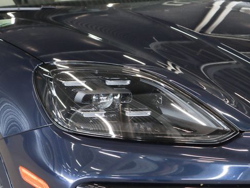 Certified 2025 Porsche Cayenne image 23