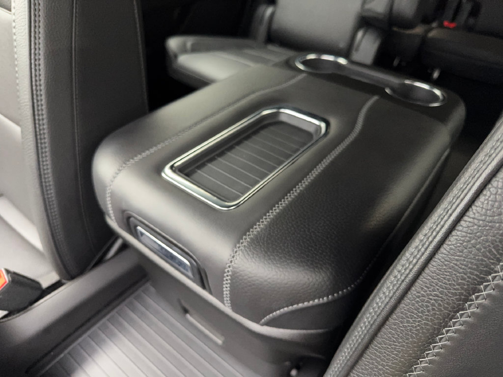 Used 2024 GMC Yukon Denali RWD image 80