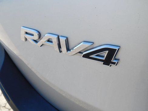 Used 2014 Toyota RAV4 XLE image 31