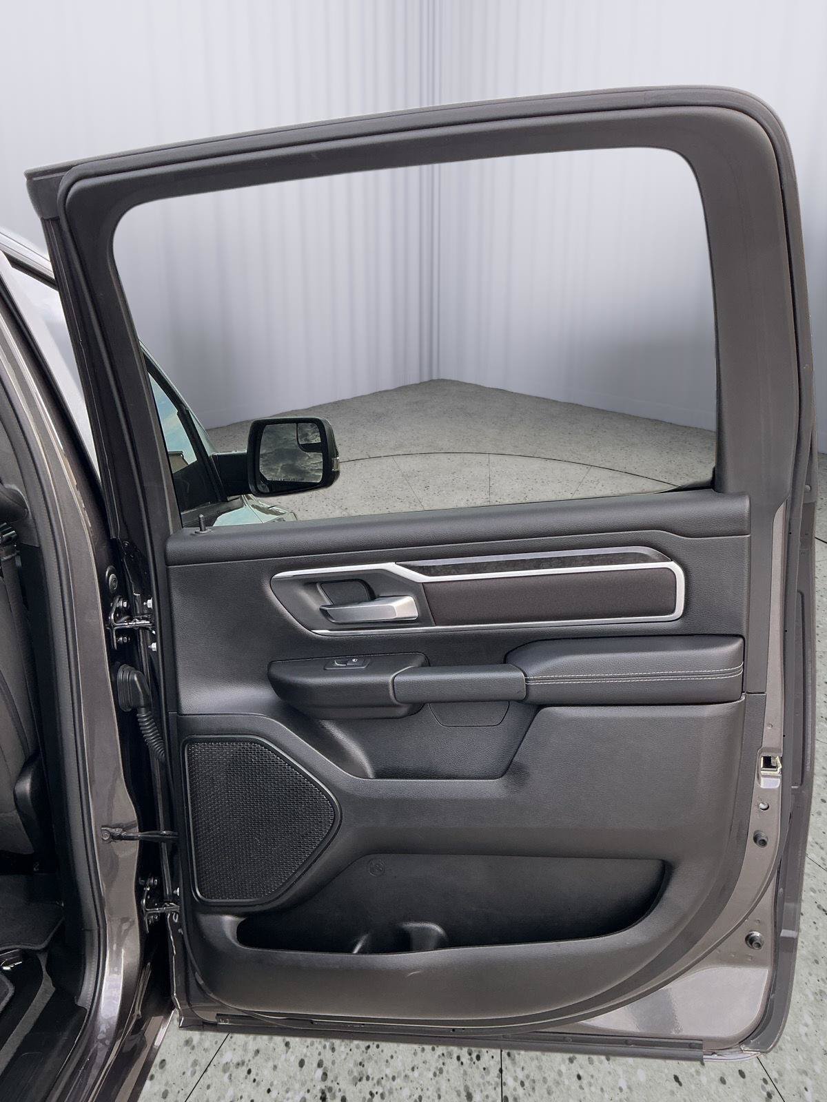Used 2023 RAM 1500 Big Horn AWD/4WD image 24
