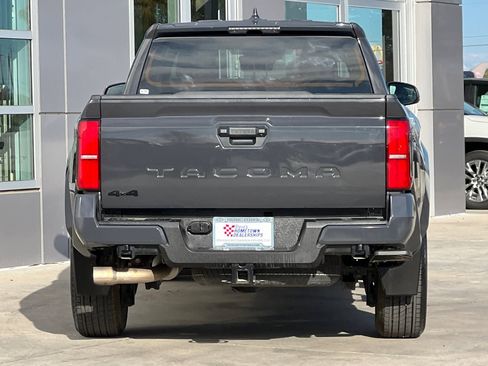 Used 2024 Toyota Tacoma TRD Sport image 5