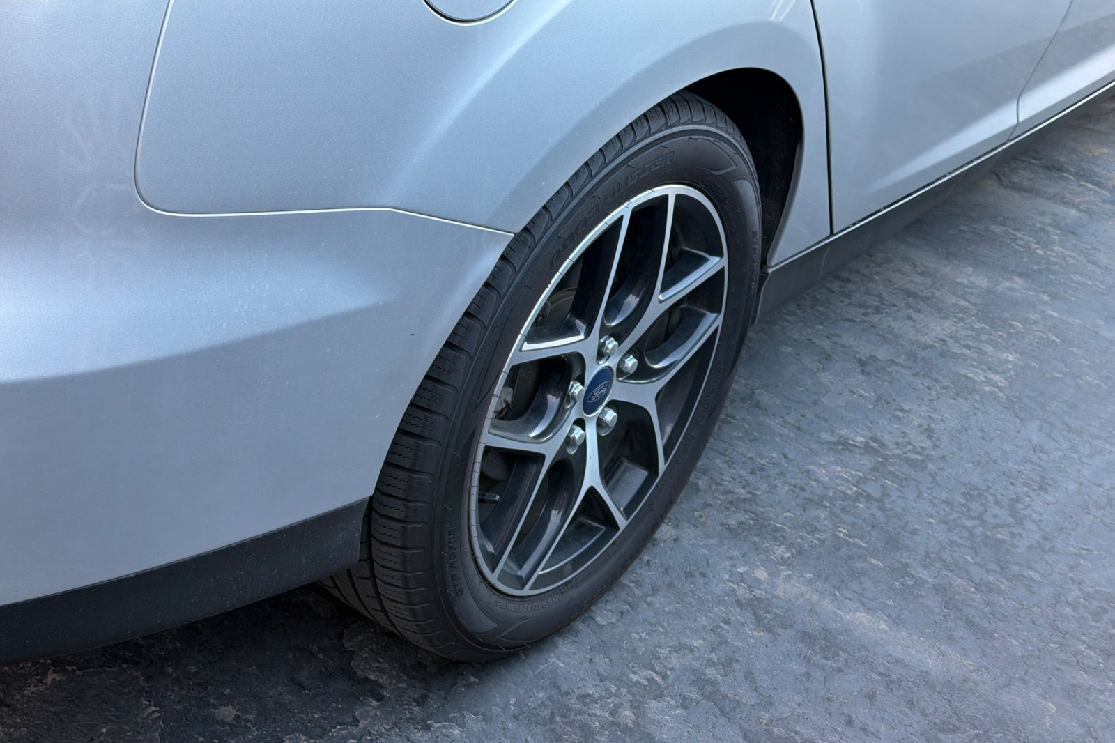 Used 2018 Ford Focus SEL FWD image 4