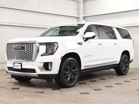 Used 2024 GMC Sierra 1500 Denali w/ Denali Reserve Package AWD/4WD image 3