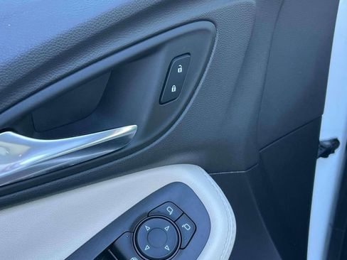 Certified 2023 Buick Encore GX Select w/ Safety Package II image 25