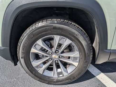 Used 2025 Chevrolet Equinox LT w/ Convenience Package II AWD/4WD image 19
