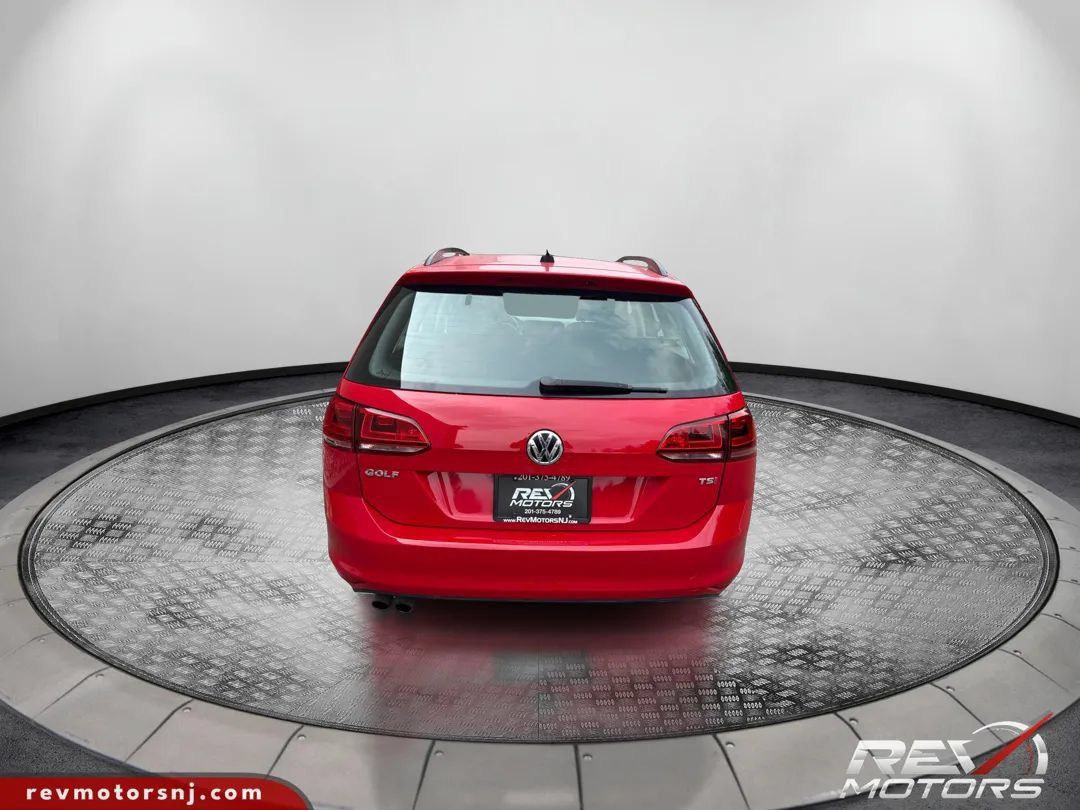 Used 2015 Volkswagen Golf S FWD image 4