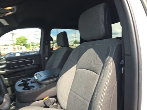 Used 2024 RAM 2500 Big Horn w/ Night Edition AWD/4WD image 14