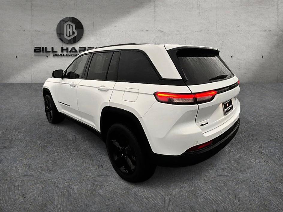 Used 2023 Jeep Grand Cherokee Altitude AWD/4WD image 8