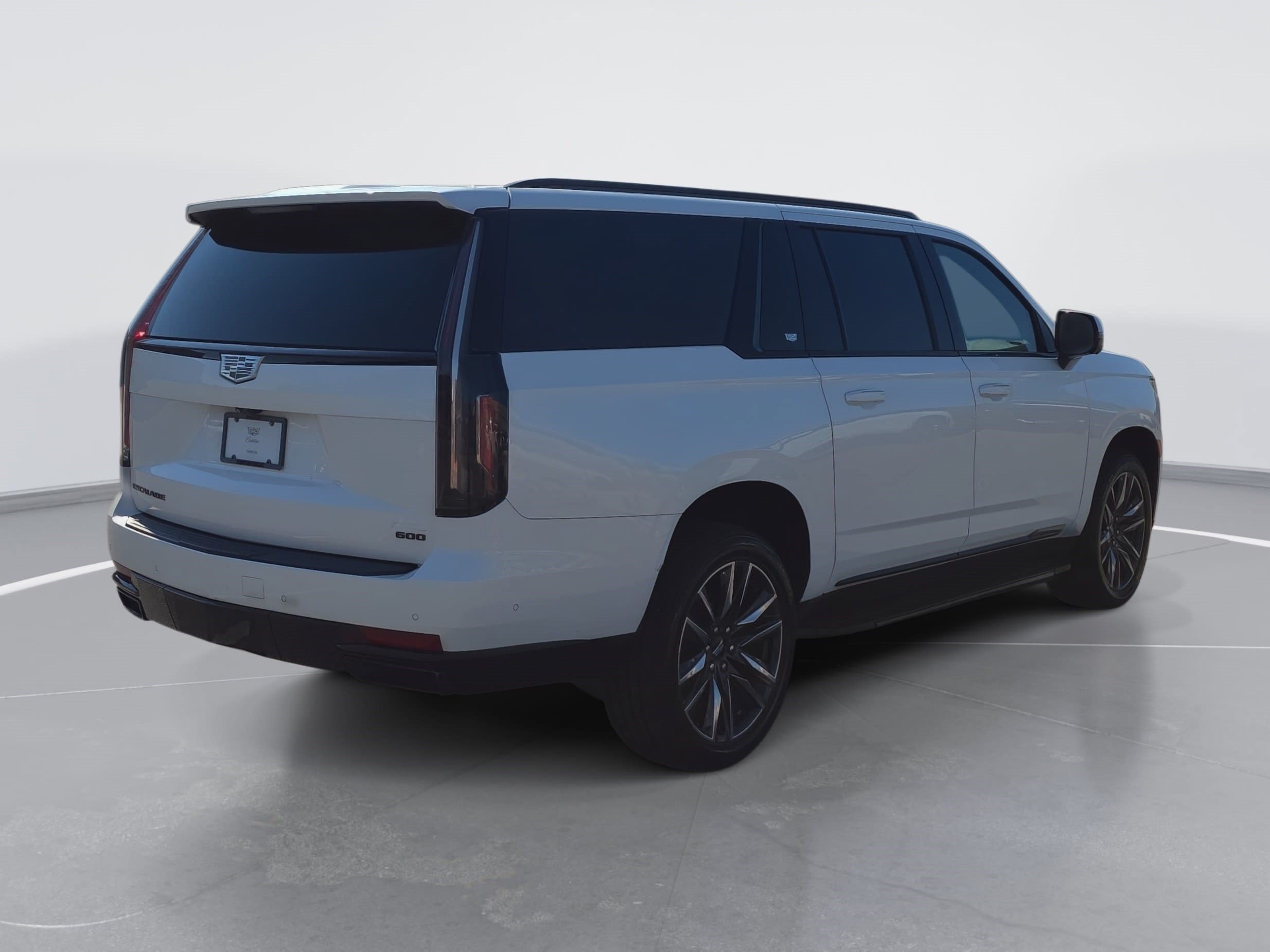 Used 2021 Cadillac Escalade ESV Sport AWD/4WD image 3